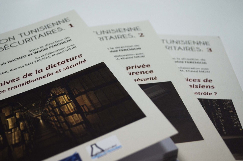 Die drei Bände des Buches "Révolution Tunisienne et défis sécuritaires" der NGO Labo'Démocratique